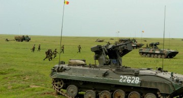 Ample manevre, exerciții și aplicații ale Armatei Române în ultima perioadă (2013) undeva în România… IMAGINI