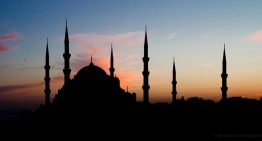 România model de toleranță! Cea mai mare moschee din Europa creștina se ridică la București