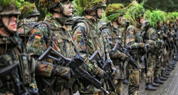 Pentru prima oară de la înființare, Bundeswehr (armata germană) se află „la limita capacităților sale de intervenție”