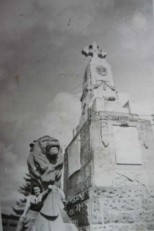 Monumentul Victoriei și leul austro- ungarilor, 27 mai 1946