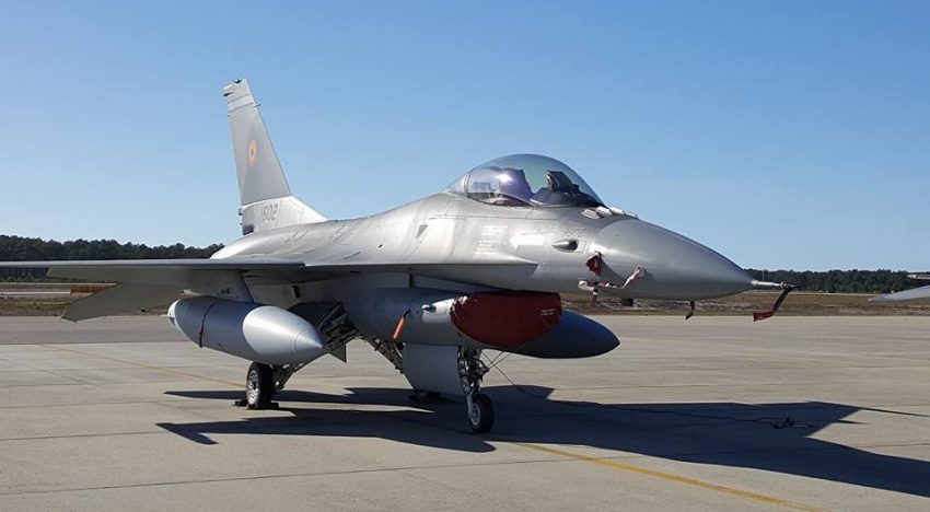Două F-16 ale României au interceptat un Su-27 ucrainean care a aterizat ulterior la Bacău