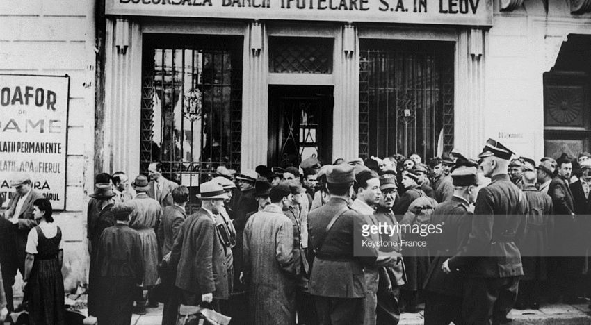 Septembrie 1939. Guvernul, președintele Poloniei și o parte a armatei poloneze trec granița în România, fiind primiți la Cernăuți