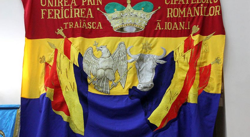 VIDEO: ROMÂNI! HAI SĂ DĂM MĂNĂ CU MĂNĂ PENTRU ÎMPLINIREA UNUI IDEAL! …SPRE REÎNTREGIRE ȘI IDEAL NAȚIONAL, DE ZIUA PRINCIPATELOR ROMÂNE