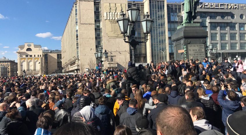 Protest masiv împotriva lui Vladimir Putin în Rusia. Zeci de mii de oameni au ieşit în stradă, au loc confruntări cu forțele de ordine
