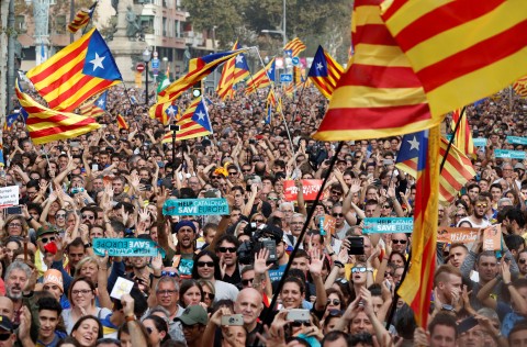 Parlamentul de la Madrid a aprobat guvernarea directă a Cataloniei după ce parlamentul de la Barcelona a declarat unilateral independența regiunii de Spania