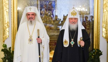 Patriarhul Bisericii Ortodoxe Române în vizită la Moscova la Patriarhul Bisericii Ortodoxe Ruse. Prima slujire a unui Patriarh al României în mănăstirea Pokrovsky din Moscova