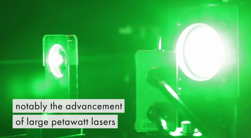 Presa franceză: Primul record mondial al sistemul cu laser ultra-intens construit în România. A emis primele impulsuri cu o putere de 10 petawatts.