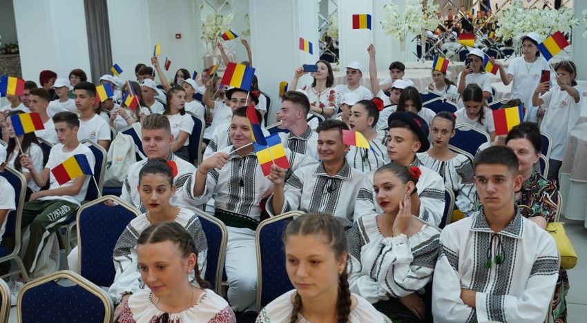 „Conectare cu identitatea românească, educație, distracție și suflete românești unite” – Taberele ARC